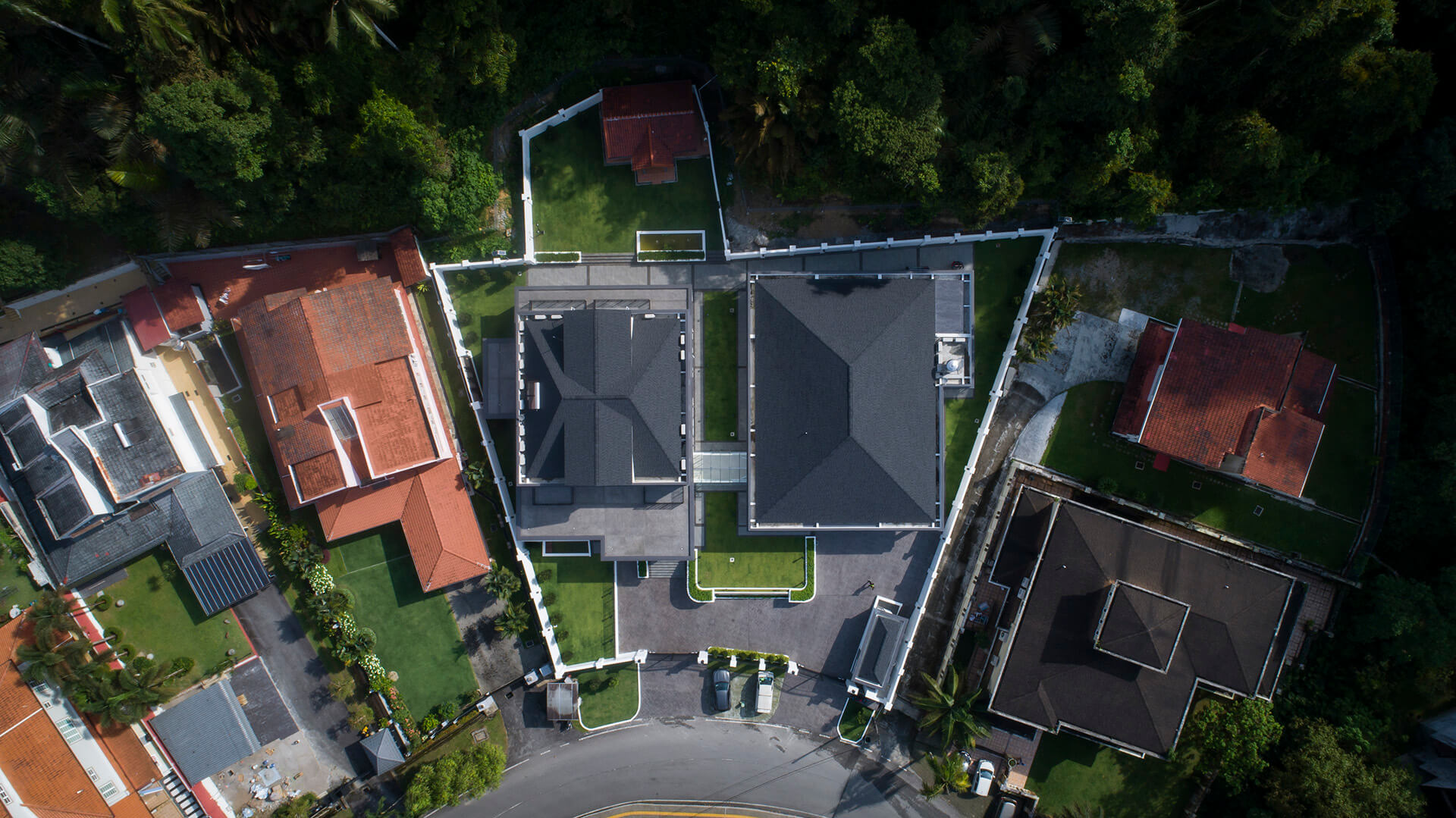 The White Mansion 15