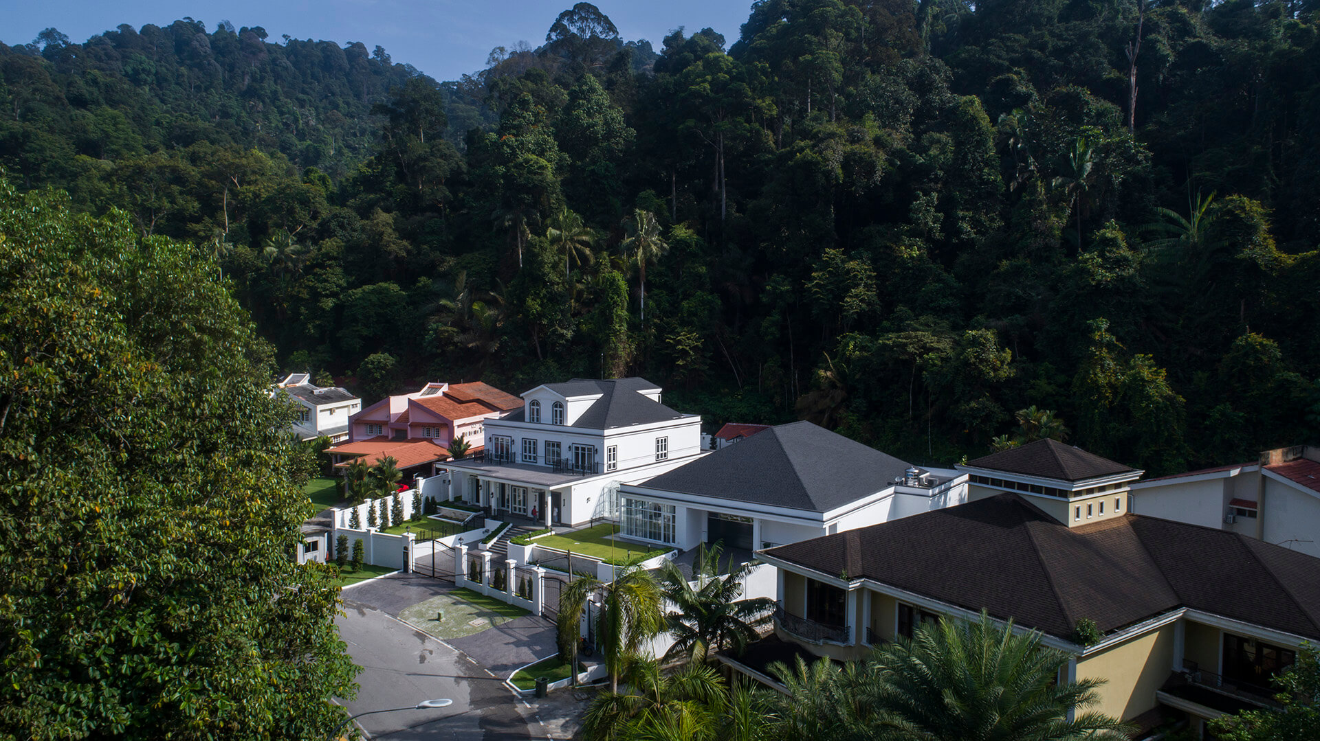 The White Mansion 17