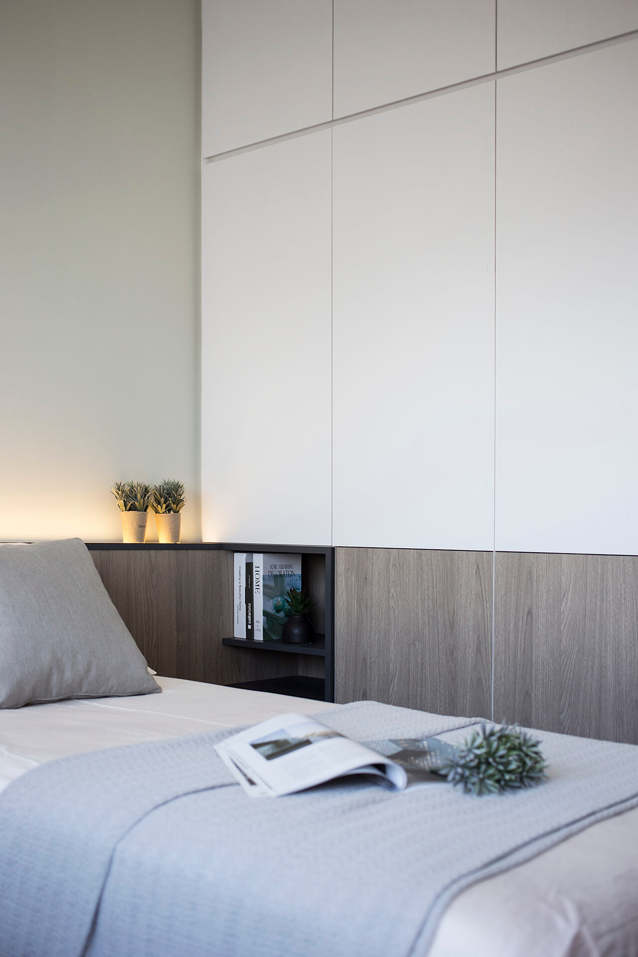 Essential Elegance 16