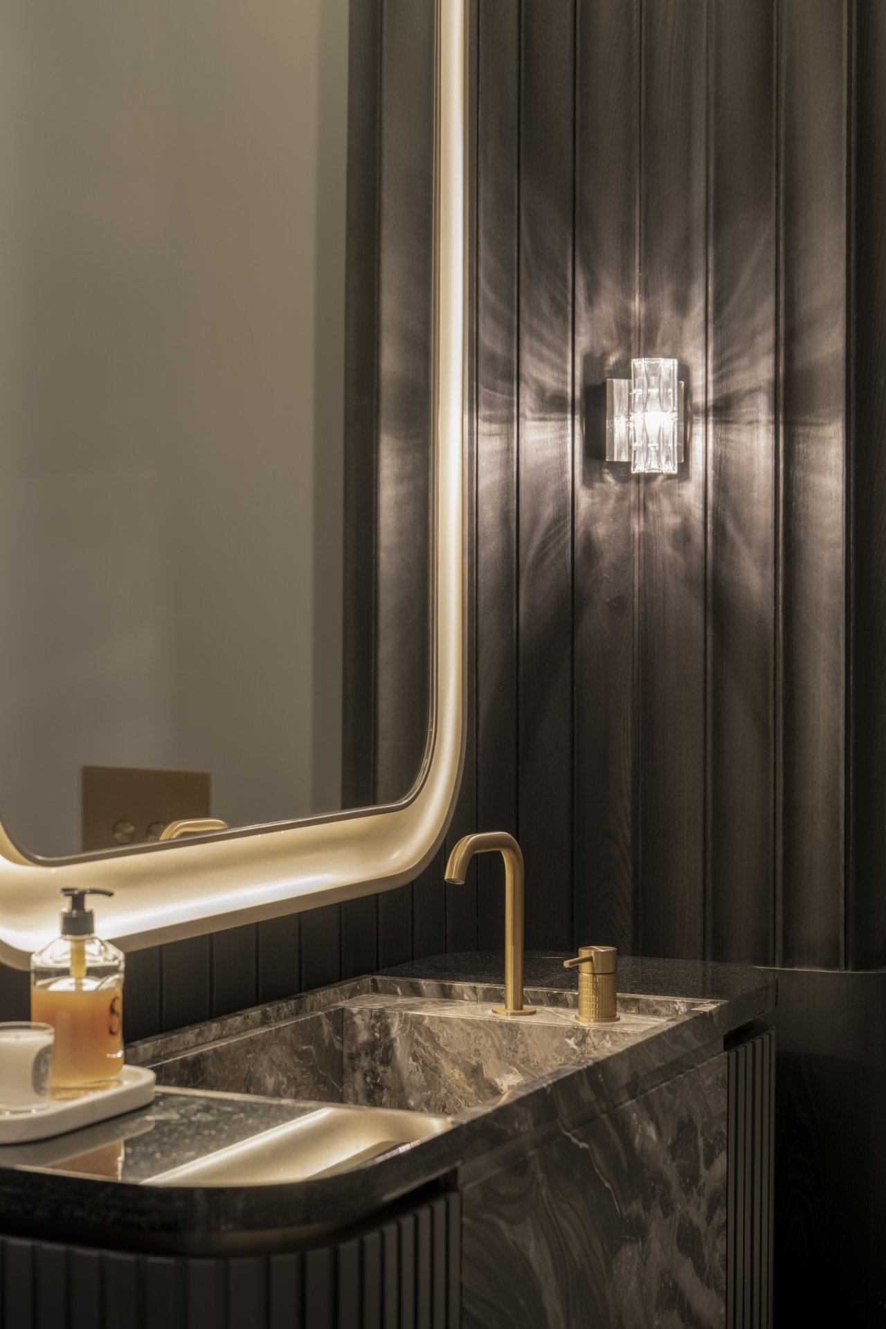 Contour Haus 52