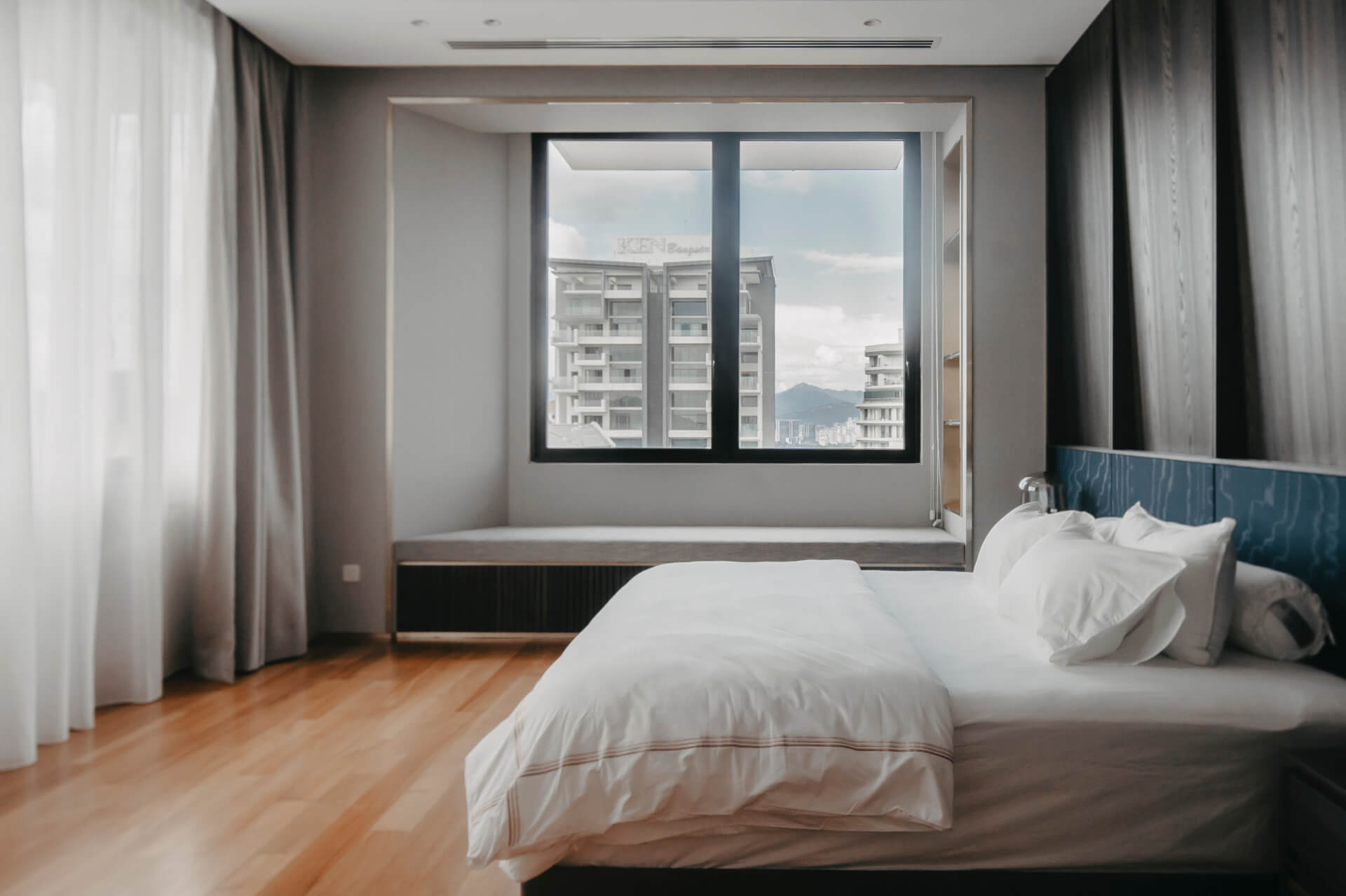 The Understated Luxe 22