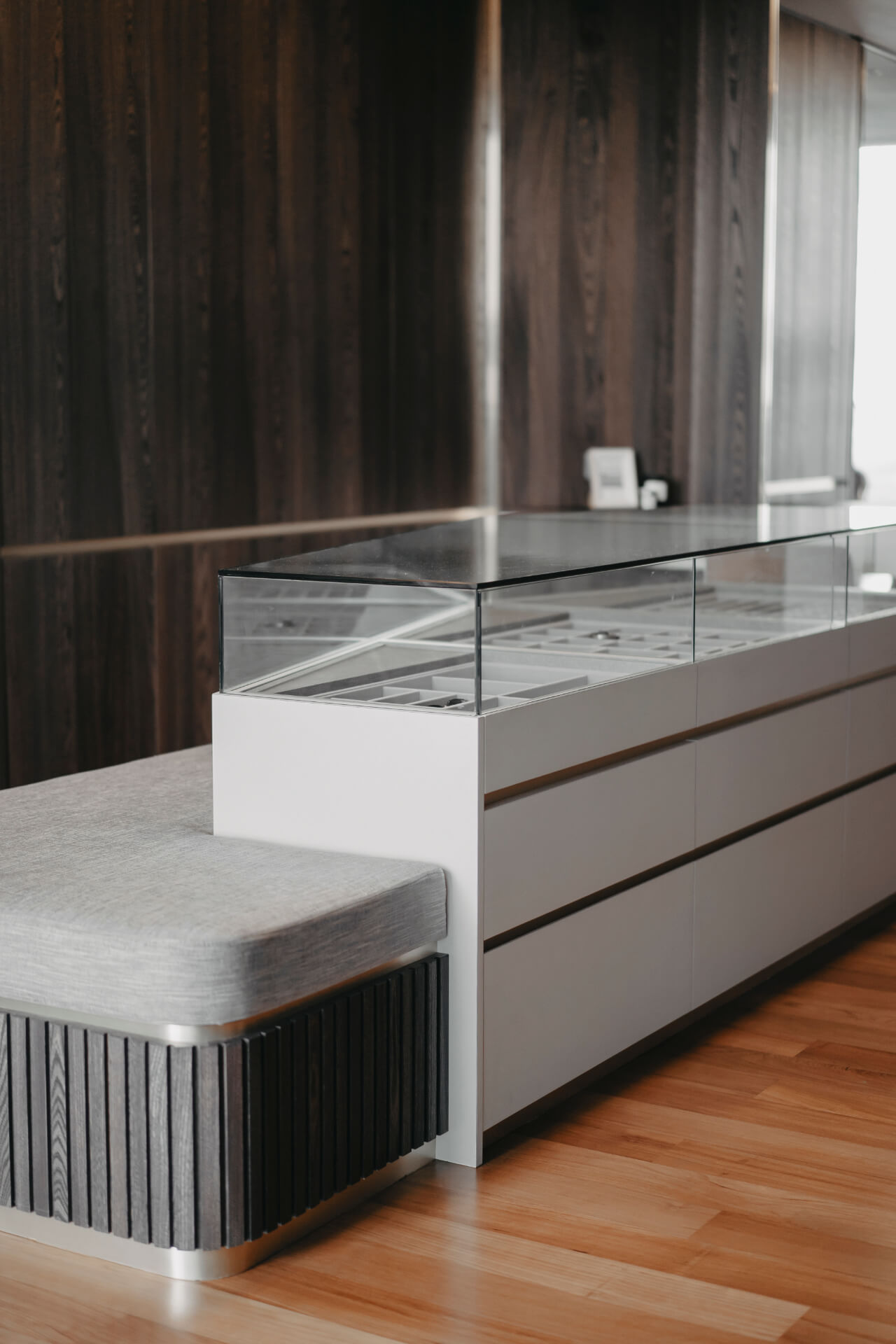 The Understated Luxe 27