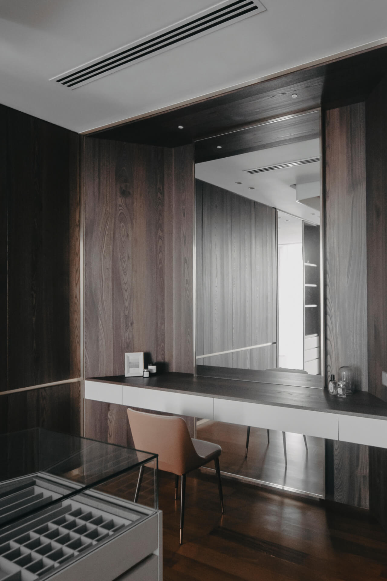 The Understated Luxe 30