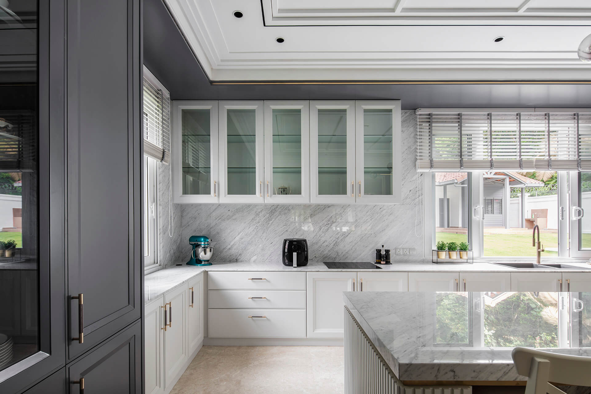 The White Mansion 21