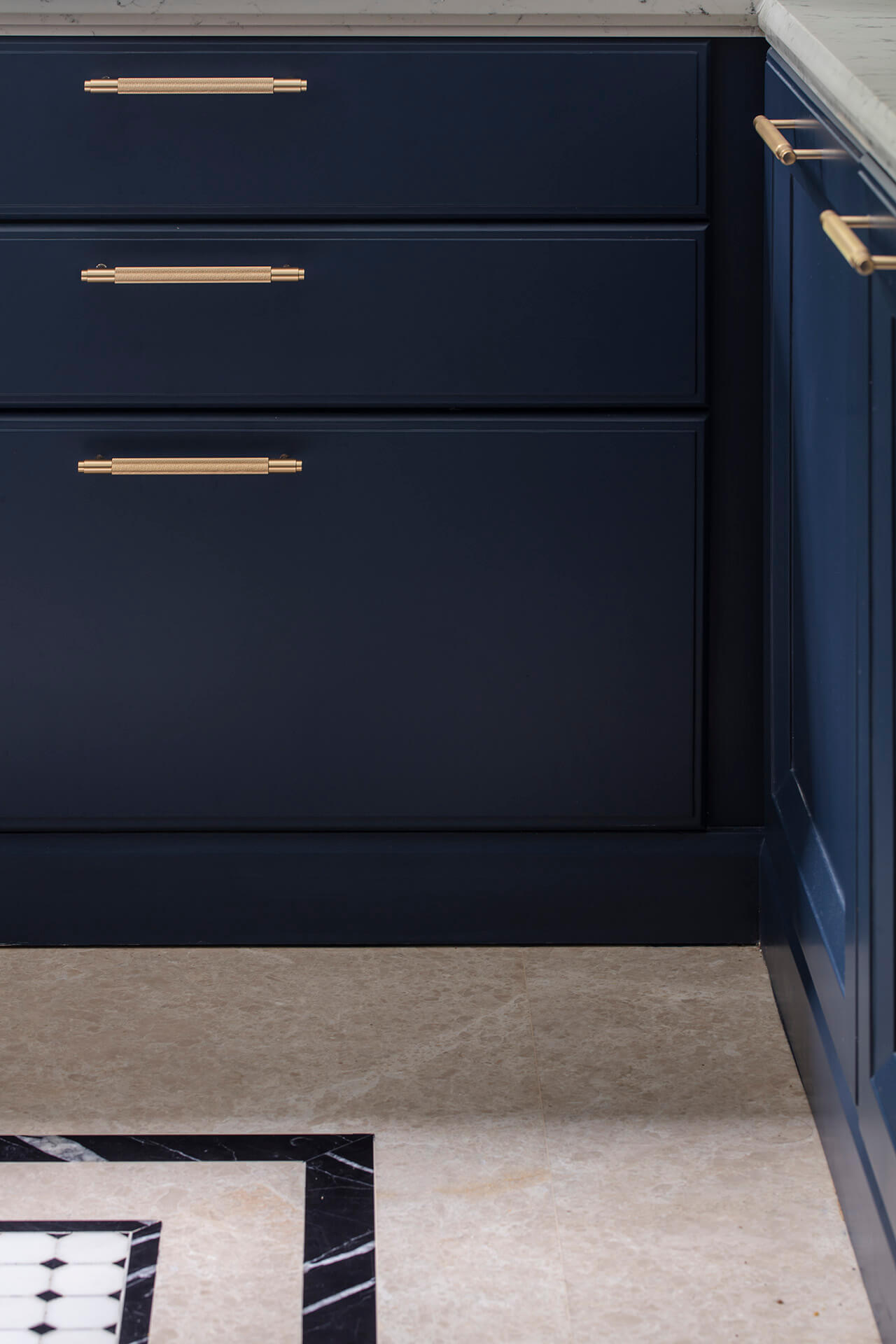 The White Mansion 25