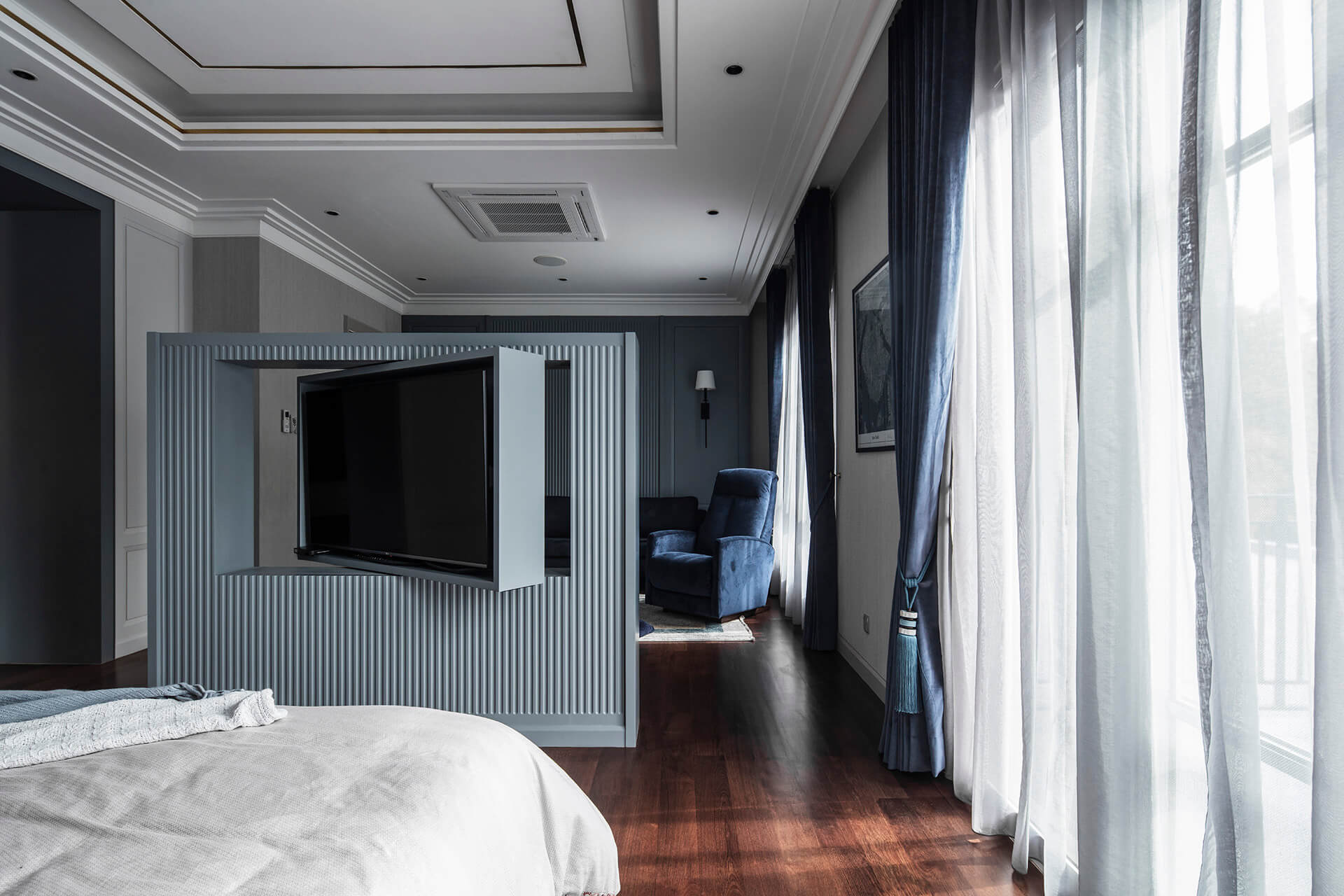 The White Mansion 29