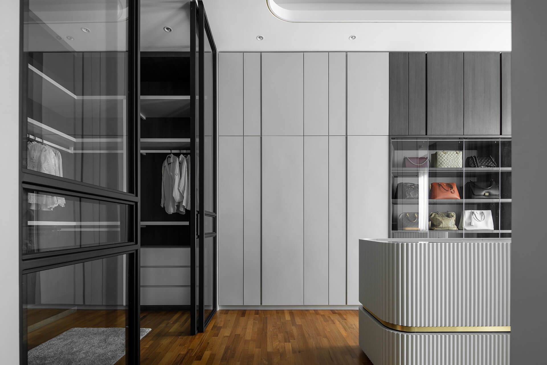 The Modern Grandeur 13