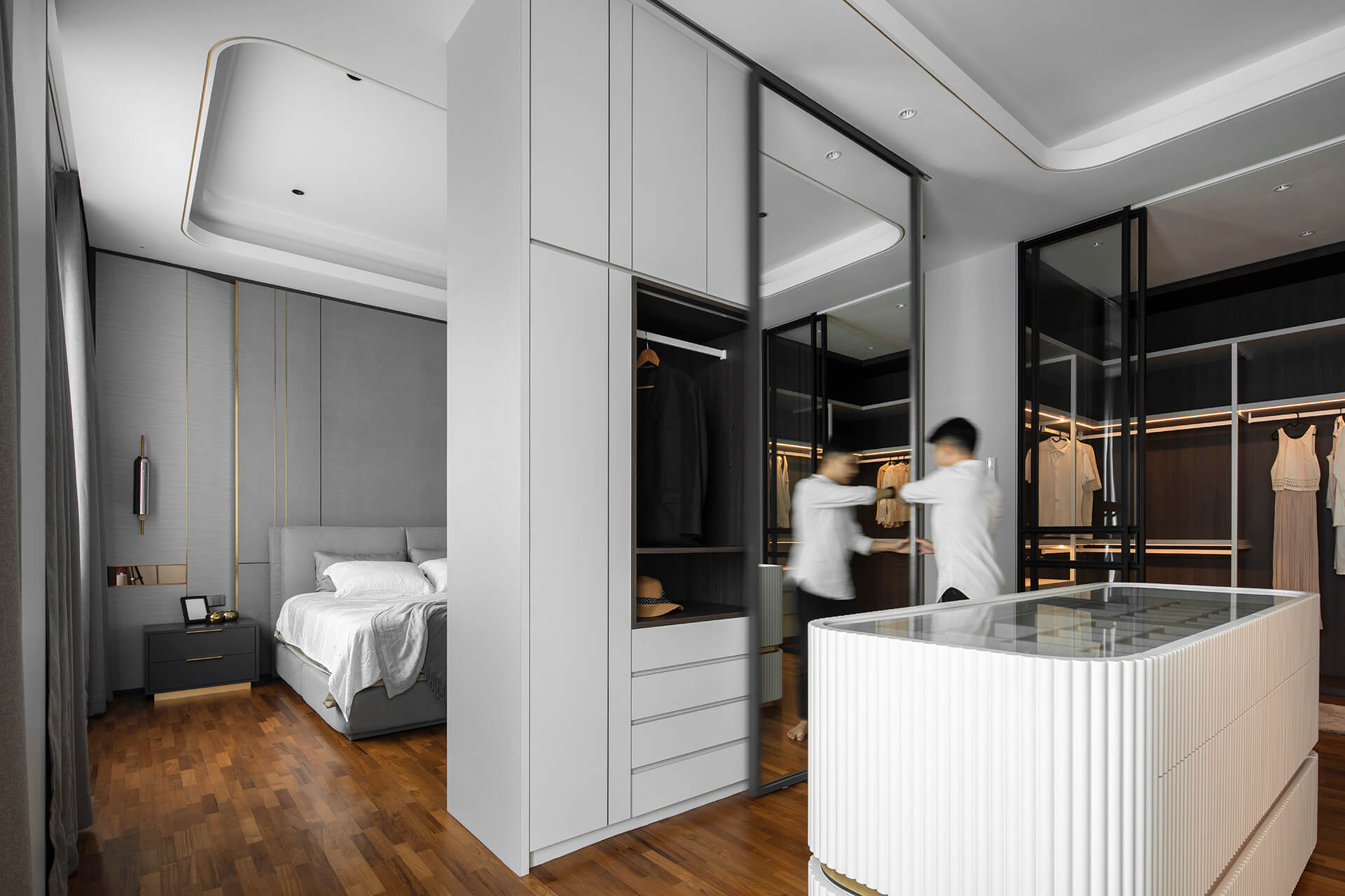 The Modern Grandeur 14